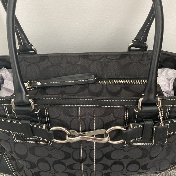 Coach Hampton Signature Jacquard Bag - Picture 5 of 13